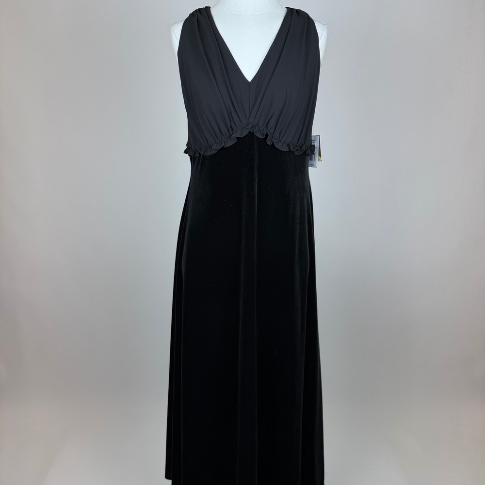 NWT Taylor Womens Black Velvet Maxi Dress V-Neck Sleeveless Size 8 Whimsigoth